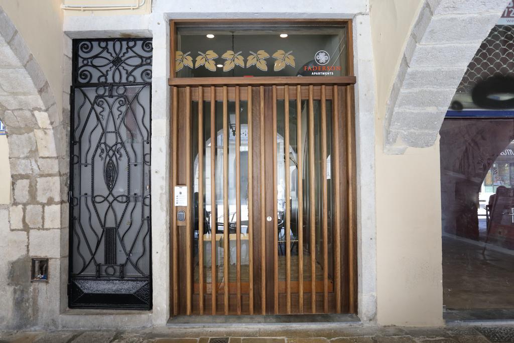 Apartaments Placa Del VI Херона Екстериор снимка