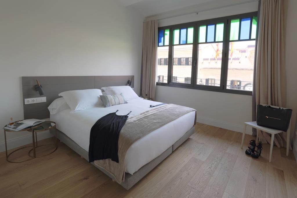 Apartaments Placa Del VI Херона Екстериор снимка